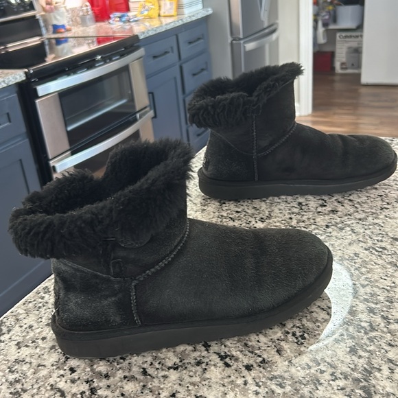 UGG Australia Mini Bailey Button Ankle 3352 Sheepskin Boots Black Women Size 9 - Picture 5 of 13